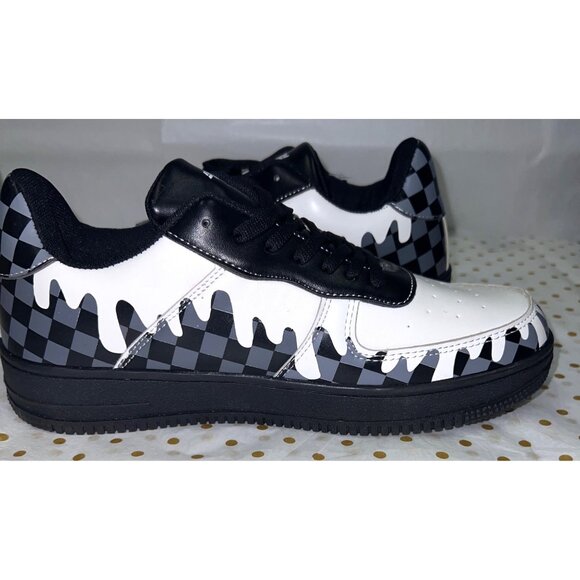 Men’s Black & White Drip Checkered Sneakers With Lace-Up Closure & Rubber Sole 9 - Picture 2 of 4